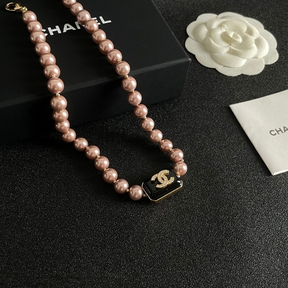 Chanel Pearl Necklace - Picture 2 of 9